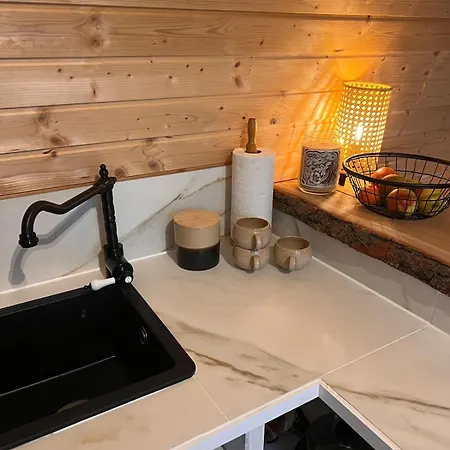 Chalet Luxurious Tiny House With Hottub
