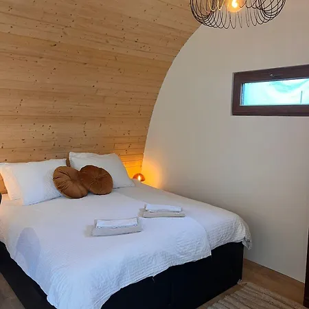 Luxurious Tiny House With Hottub Alpehytte Rijsenhout