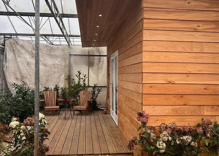 Luxurious Tiny House With Hottub